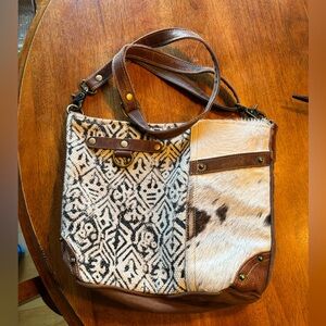 Myra crossbody bag